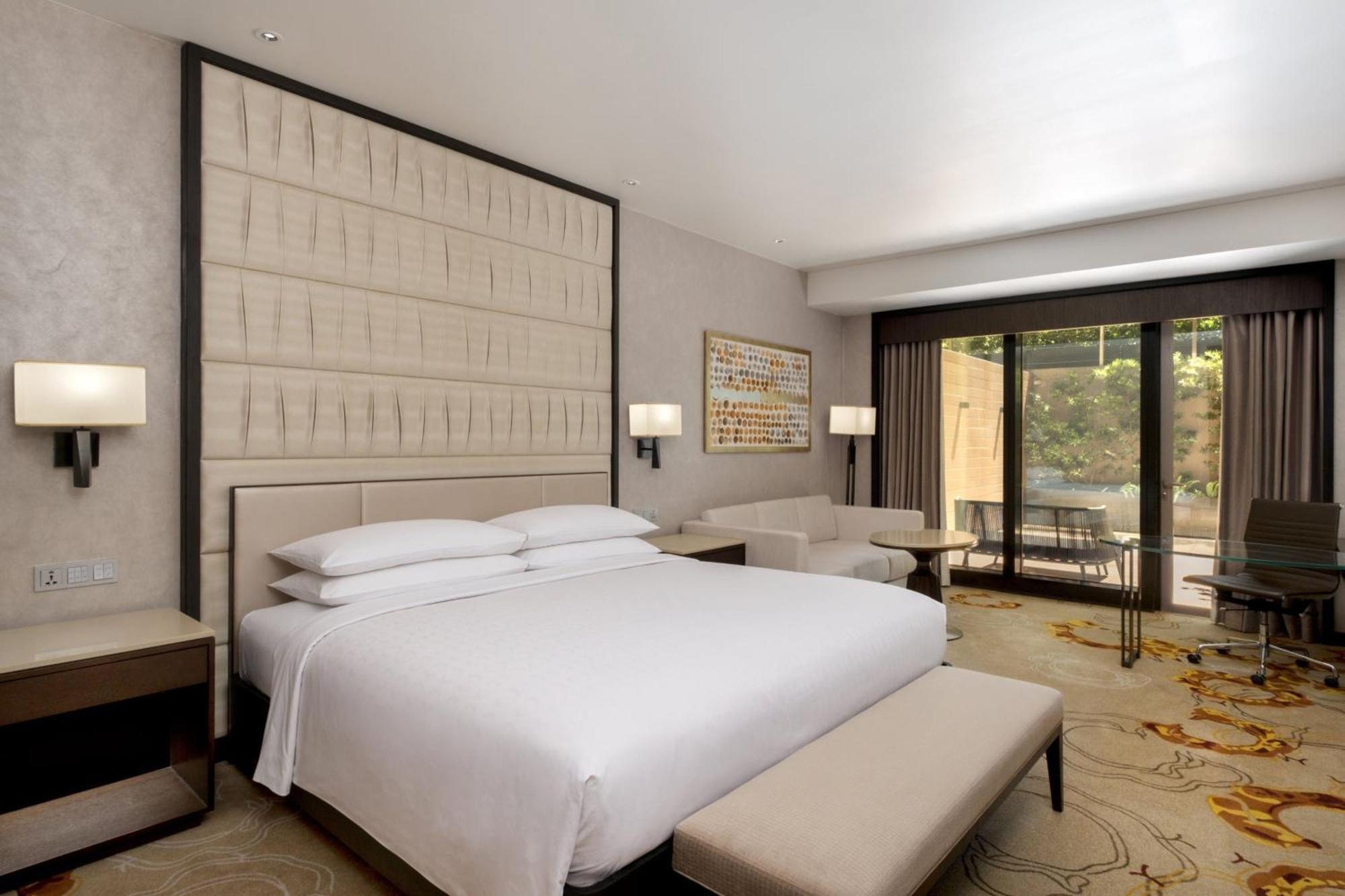 Sheraton Manila Hotel At Newport World Resorts Pasay Exterior photo